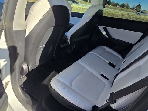 Used 2021 Tesla Model Y Long Range image 14