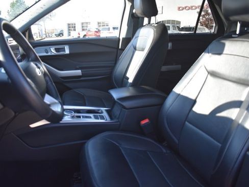 Used 2023 Ford Explorer Limited image 14