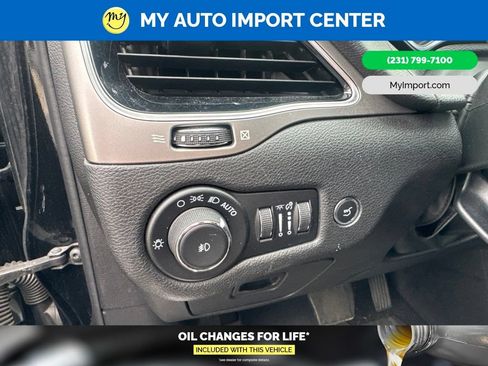 Used 2021 Jeep Cherokee High Altitude AWD/4WD image 15