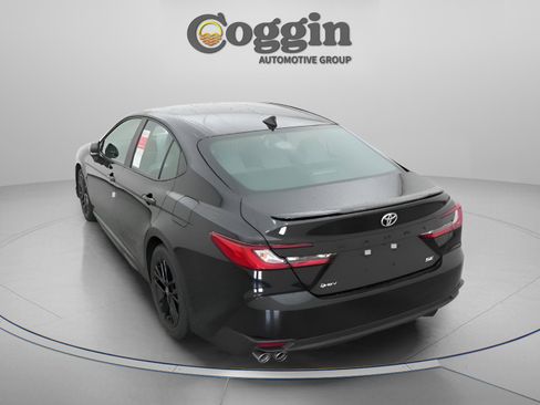 New 2026 Toyota Camry SE image 11