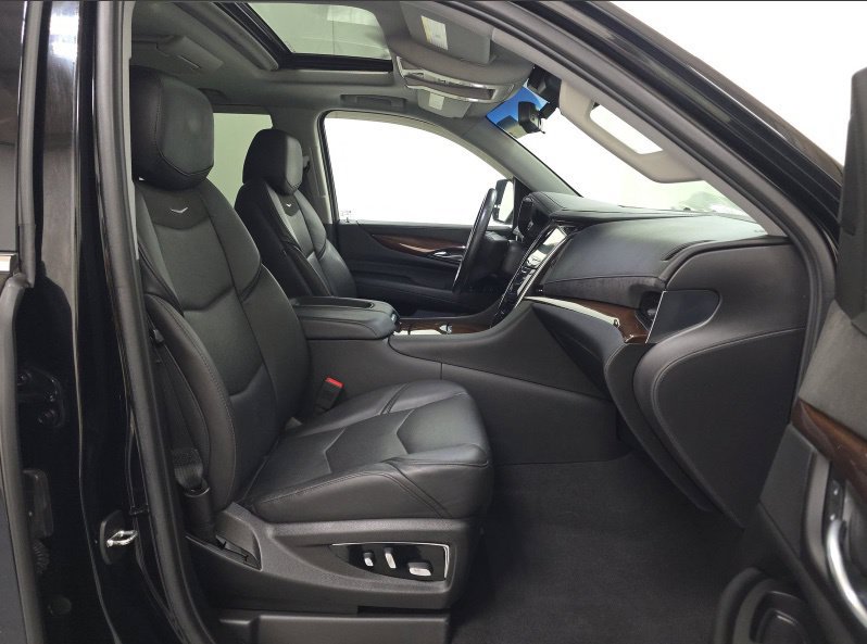 Used 2019 Cadillac Escalade Premium Luxury AWD/4WD image 7