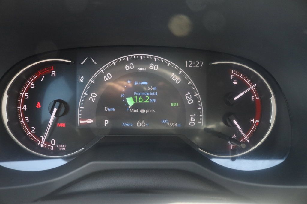 Used 2025 Toyota RAV4 XLE AWD/4WD image 30