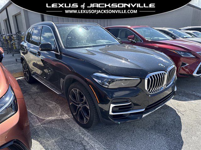 Used 2022 BMW X5 sDrive40i w/ Premium Package RWD image 1