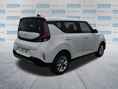 Used 2025 Kia Soul LX FWD image 6