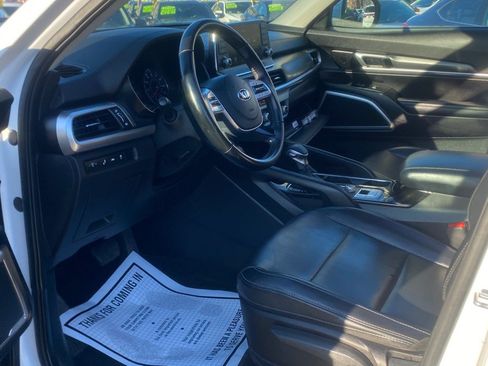 Used 2020 Kia Telluride LX AWD/4WD image 20