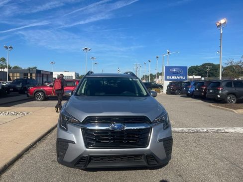 Used 2025 Subaru Ascent Premium AWD/4WD image 8