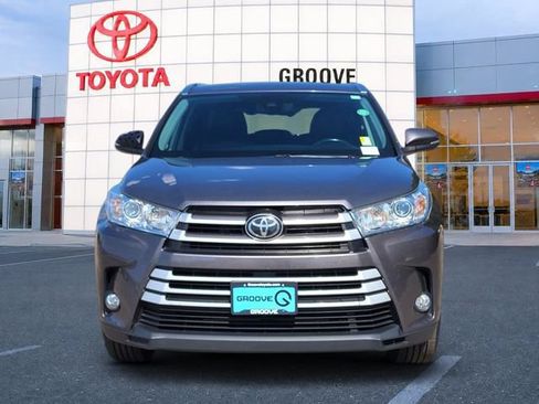 Used 2018 Toyota Highlander XLE AWD/4WD image 8