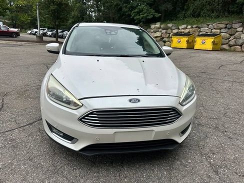 Used 2015 Ford Focus Titanium w/ Titanium Technology Package FWD image 8
