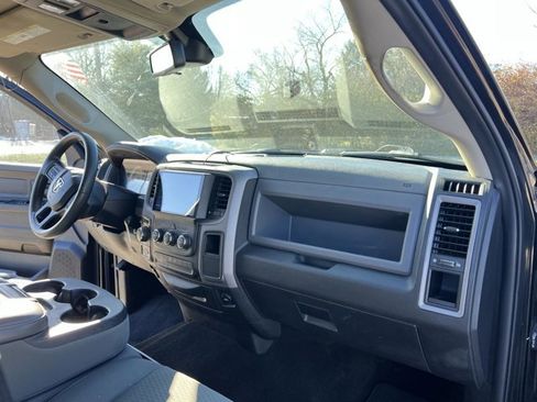 Used 2015 RAM 1500 Express image 29