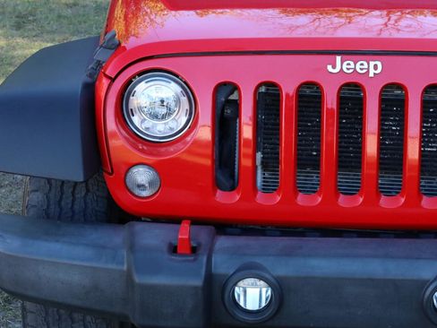 Used 2018 Jeep Wrangler Unlimited Rubicon w/ Cold Weather Group AWD/4WD image 27