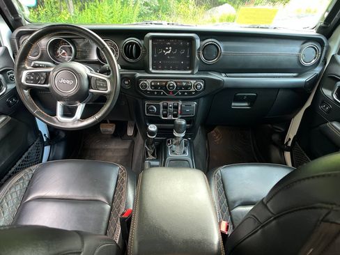 Used 2021 Jeep Gladiator Overland AWD/4WD image 13