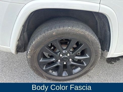Used 2018 Jeep Grand Cherokee Altitude AWD/4WD image 27