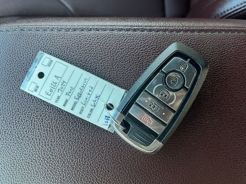 Used 2024 Ford Expedition Limited image 27