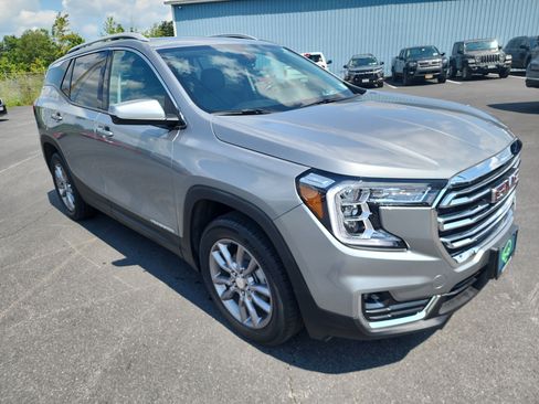 Certified 2023 GMC Terrain SLT w/ Infotainment Package II AWD/4WD image 2