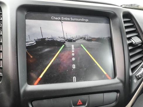 Used 2015 Jeep Cherokee Latitude w/ Comfort/Convenience Group image 7