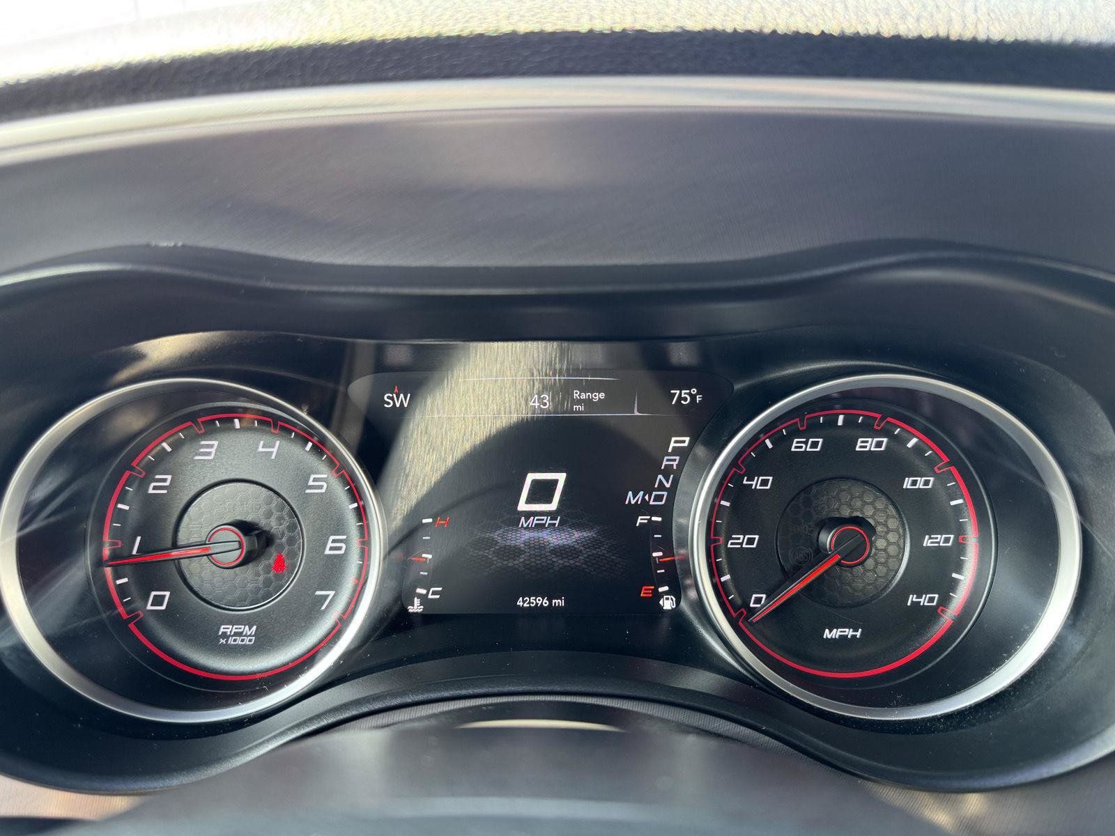 Used 2019 Dodge Charger SXT AWD/4WD image 21