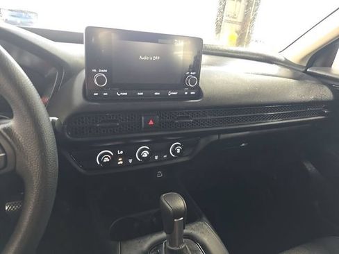 Used 2025 Honda HR-V LX image 9