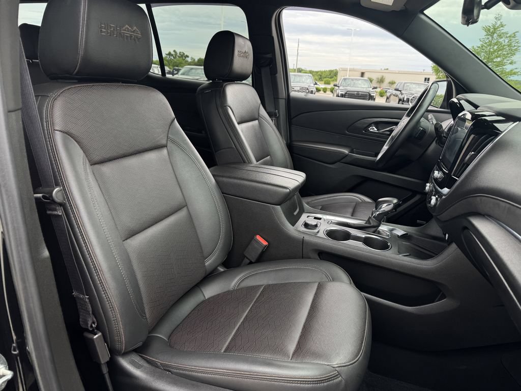 Used 2023 Chevrolet Traverse High Country w/ LPO, Floor Liner Package AWD/4WD image 26