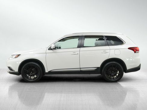 Used 2017 Mitsubishi Outlander SEL AWD/4WD image 2