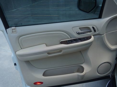 Used 2008 Cadillac Escalade AWD image 29