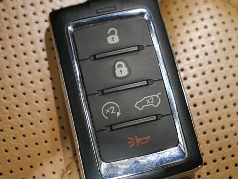 Used 2024 Jeep Grand Cherokee Summit w/ Luxury Tech Group V AWD/4WD image 32