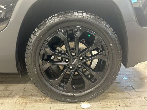 Used 2020 GMC Terrain SLE w/ Driver Convenience Package AWD/4WD image 26