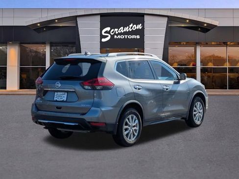Used 2020 Nissan Rogue SV image 5