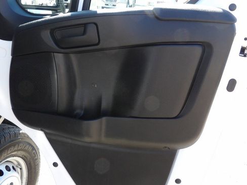 Used 2025 RAM ProMaster 2500 w/ U-Haul Equipment Group FWD image 17