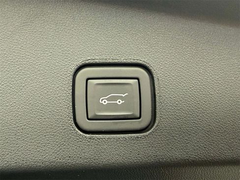 Used 2025 Cadillac Lyriq Luxury w/ LPO, Floor Liner Package image 18