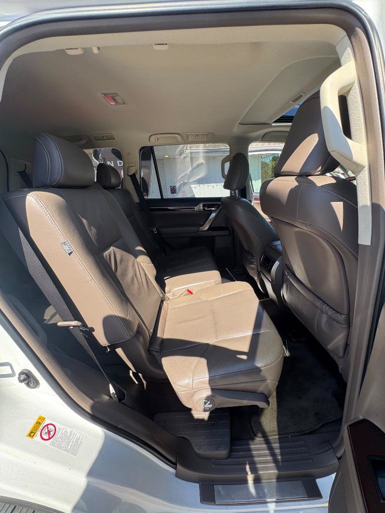 Used 2017 Lexus GX 460 Premium w/ Premium Package AWD/4WD image 30