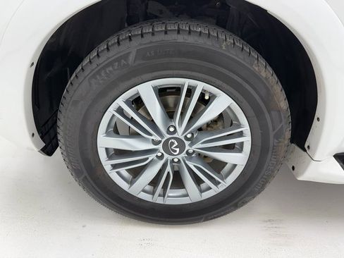 Used 2023 INFINITI QX80 Luxe w/ All-Season Package image 7