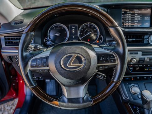 Used 2017 Lexus ES 350 w/ Luxury Package image 15