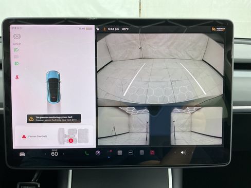 Used 2021 Tesla Model Y Long Range AWD/4WD image 35
