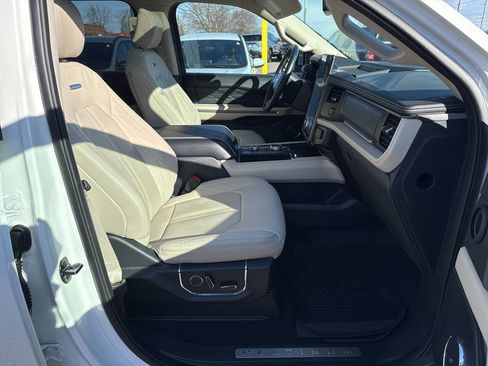 Certified 2024 Ford Expedition Max Platinum image 9