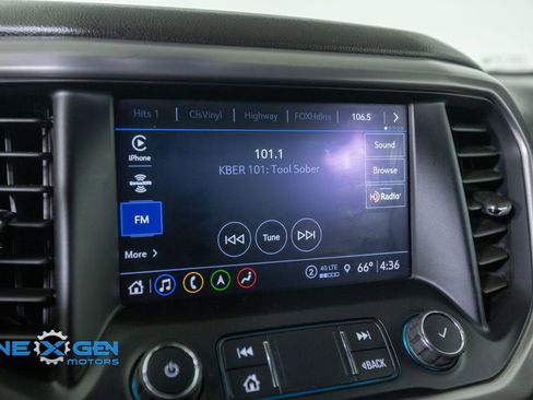 Used 2021 GMC Acadia AT4 w/ LPO, 'HIT The Road' Package AWD/4WD image 17