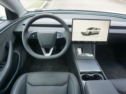 Used 2024 Tesla Model 3 Standard Range RWD image 5