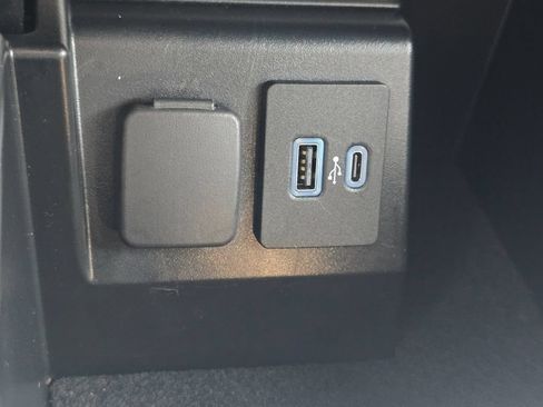 Used 2023 Ford Explorer 4WD image 27