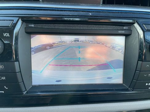 Used 2014 Toyota Corolla LE image 18