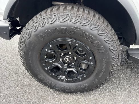 Used 2024 Ford Bronco Wildtrak AWD/4WD image 11