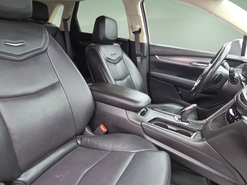 Used 2018 Cadillac XT5 Premium Luxury image 16