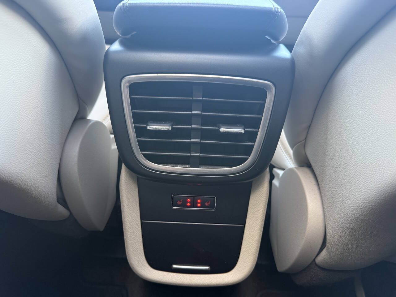 Used 2018 Lincoln MKX Reserve w/ Driver Assistance Package FWD image 19