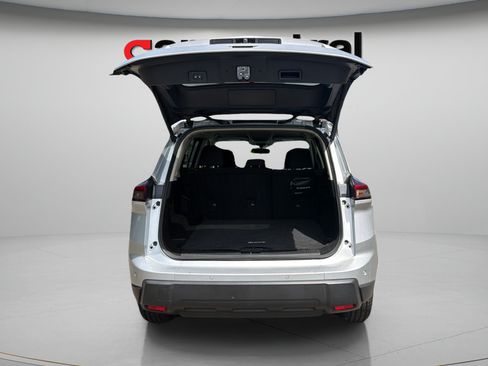 Used 2024 Nissan Rogue SV AWD/4WD image 28