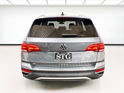 Used 2023 Volkswagen Taos SE w/ Panoramic Sunroof Package AWD/4WD image 5
