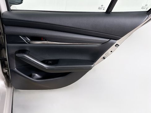 Used 2025 MAZDA MAZDA3 s image 30