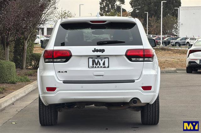 Used 2022 Jeep Grand Cherokee Laredo X AWD/4WD image 5