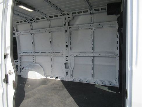 Used 2023 RAM ProMaster 2500 image 12