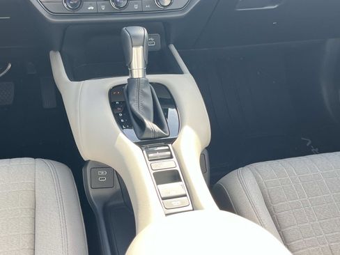 Used 2025 Honda HR-V LX image 13