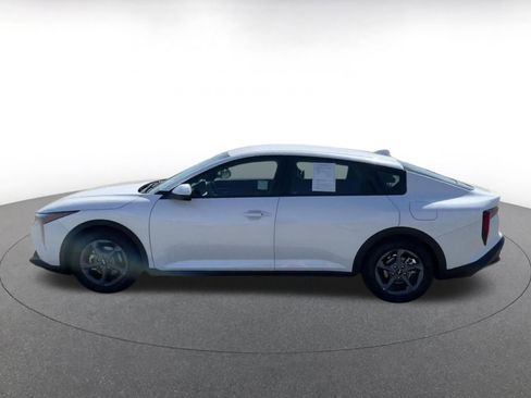 Used 2025 Kia K4 LXS image 9