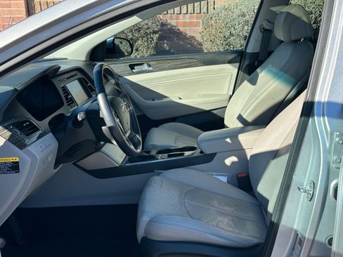 Used 2015 Hyundai Sonata Limited w/ Option Group 05 image 6