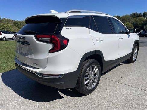 Used 2024 GMC Terrain SLT image 5